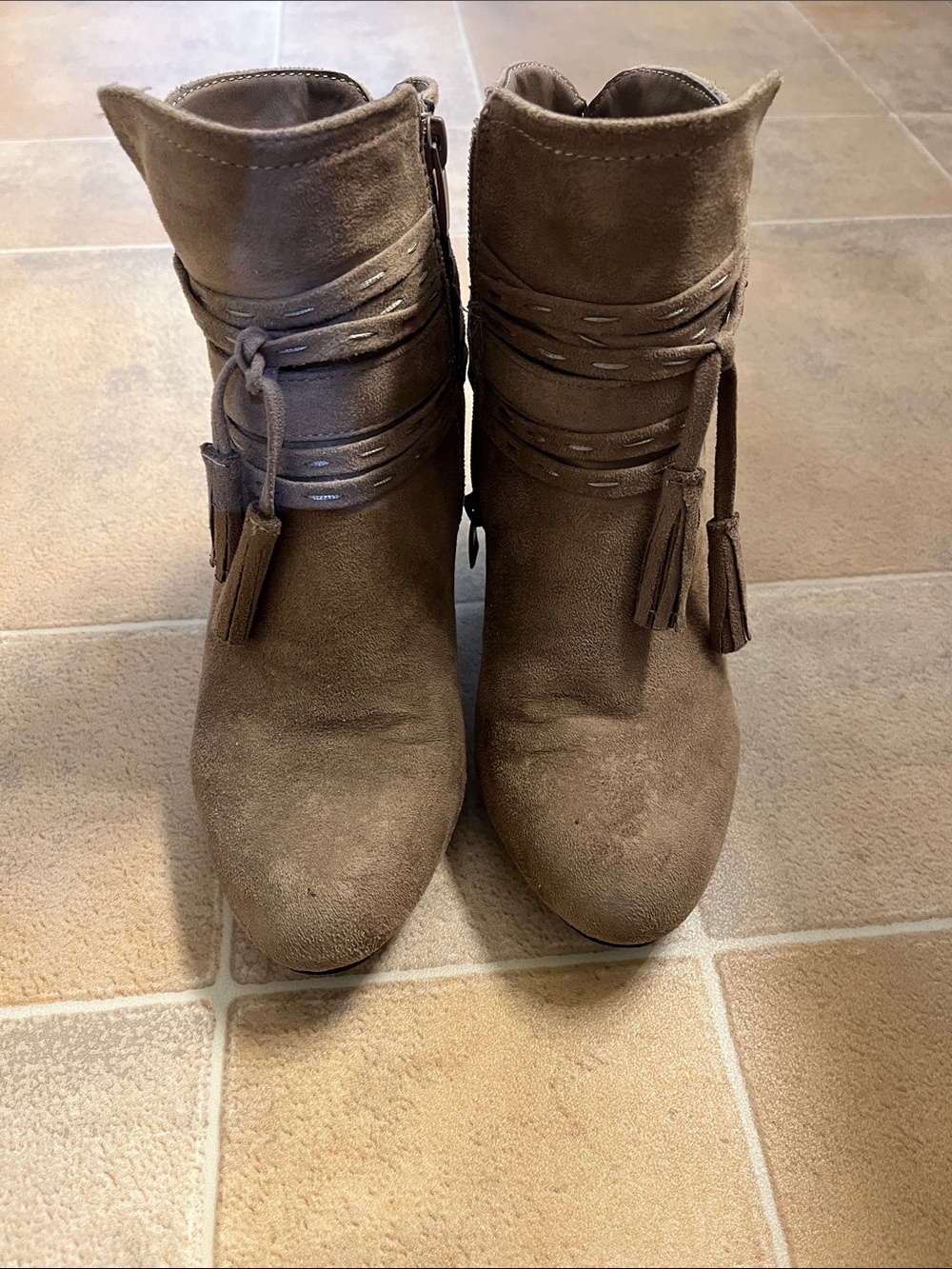 TOP Moda Brown Suede Tassel Ankle Booties